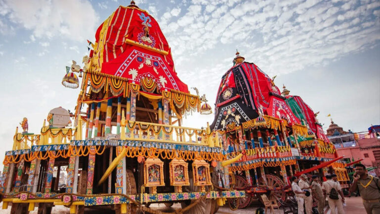 आखिर क्यों मस्जिद के सामने थम जाती है रथ यात्रा? जानिए रहस्य!