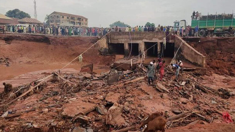 नाइजीरिया में बाढ़ से मचा हाहाकार: 151 की मौत, तस्वीरें देखकर रूह कांप जाएगी!