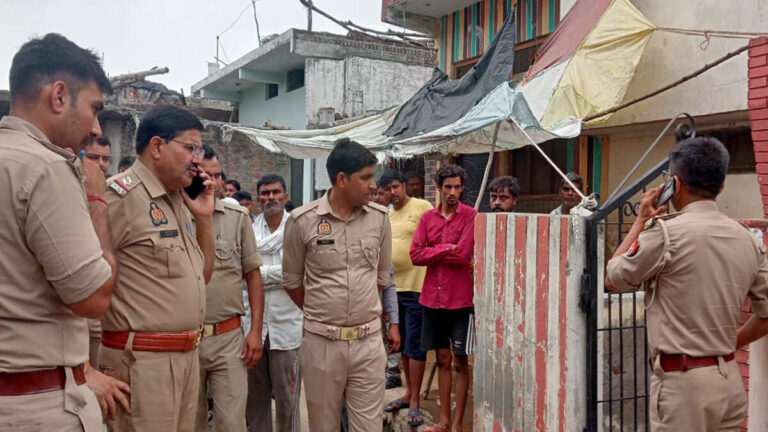 3 दिन पहले फांसी पर लटकी विवाहिता ने इलाज के दौरान तोड़ा दम