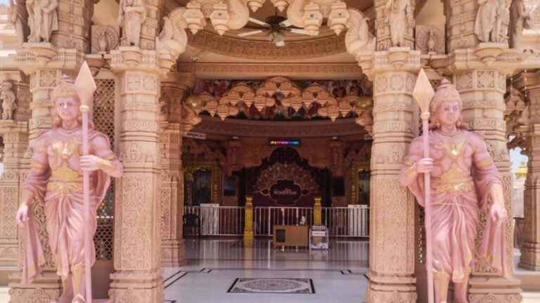 पत्नी ने छोड़ा, बच्चों ने किया तिरस्कार… पूर्व सैनिक ने गुस्से में मंदिर को दान कर दी 4 करोड़ की संपत्ति!