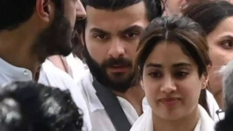 जान्हवी कपूर ने तोड़ी सारी हदें, दादी के अंतिम संस्कार में हंसने पर मचा बवाल!