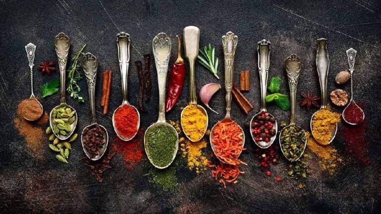 मसाले जो स्वाद नहीं, शरीर में बिगाड़ ला सकते हैं! जानिए पूरी लिस्ट