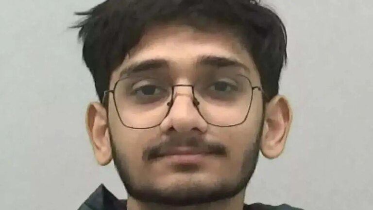 UK की लड़की के रूम में घुसा भारतीय युवक, करने लगा मास्टरबेट, अब मिली ये सजा