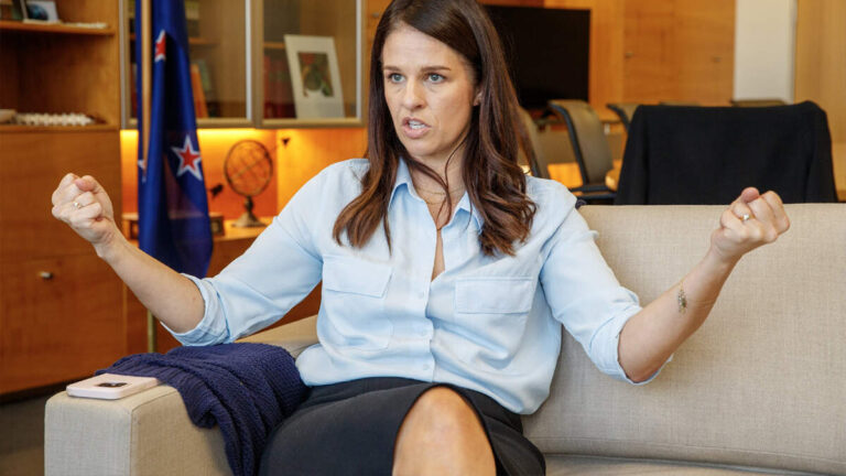 मैं भारतीयों के ईमेल का जवाब नहीं देती!