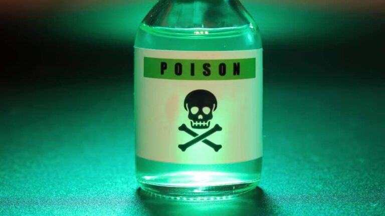 सावधान! ये खाने की चीजें धीरे-धीरे बना रही हैं आपको गंभीर बीमार