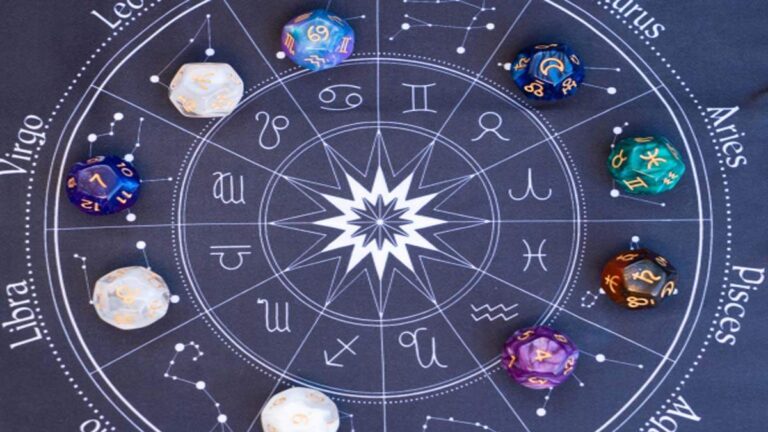 सावन में चंद्रमा का जादू, जानें किन राशियों की बदलेगी तकदीर